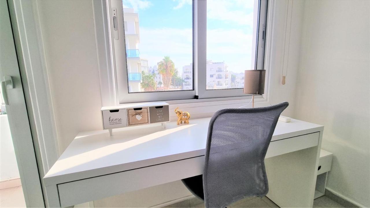 Spacious Lightflooded 2Br Apt / Near Center & Harbour Larnaca Buitenkant foto
