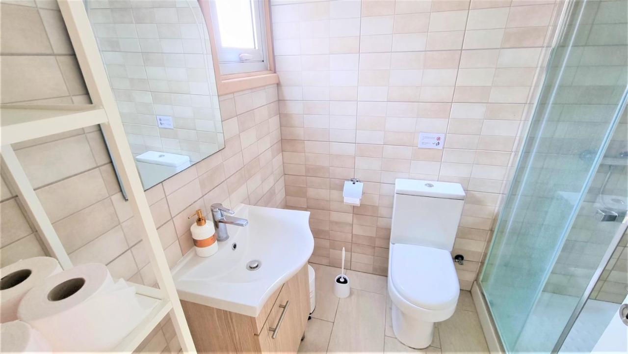 Spacious Lightflooded 2Br Apt / Near Center & Harbour Larnaca Buitenkant foto